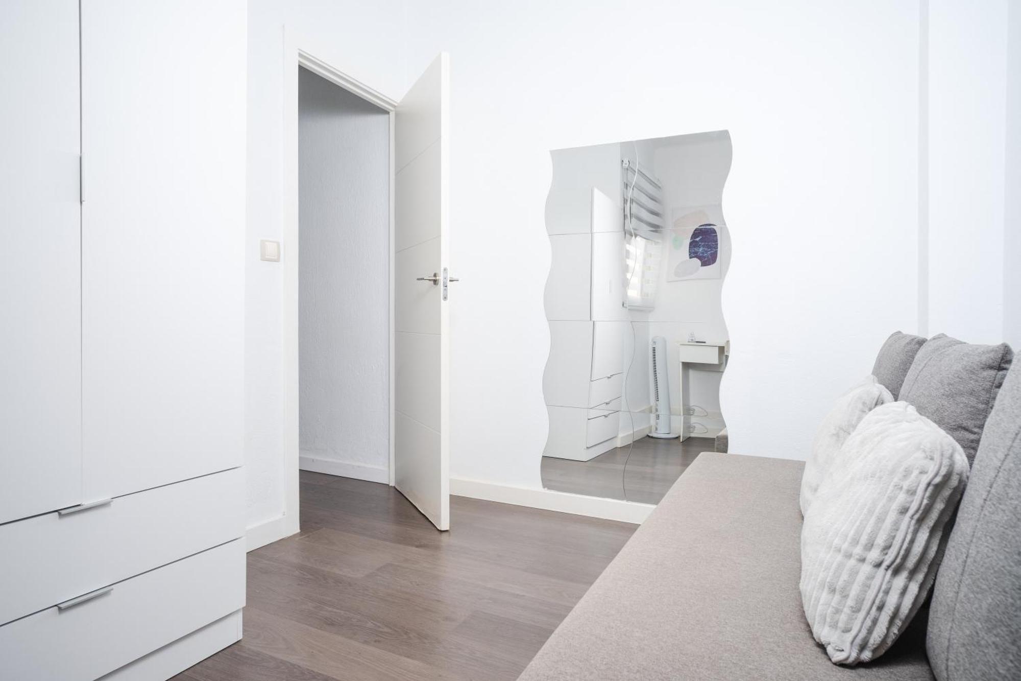 Acogedor Piso Con Balcon Apartment Seville Luaran gambar